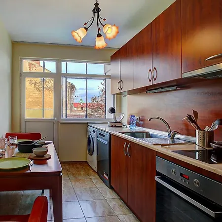 1bd Nest In The Heart Of A Traditional Apartament *